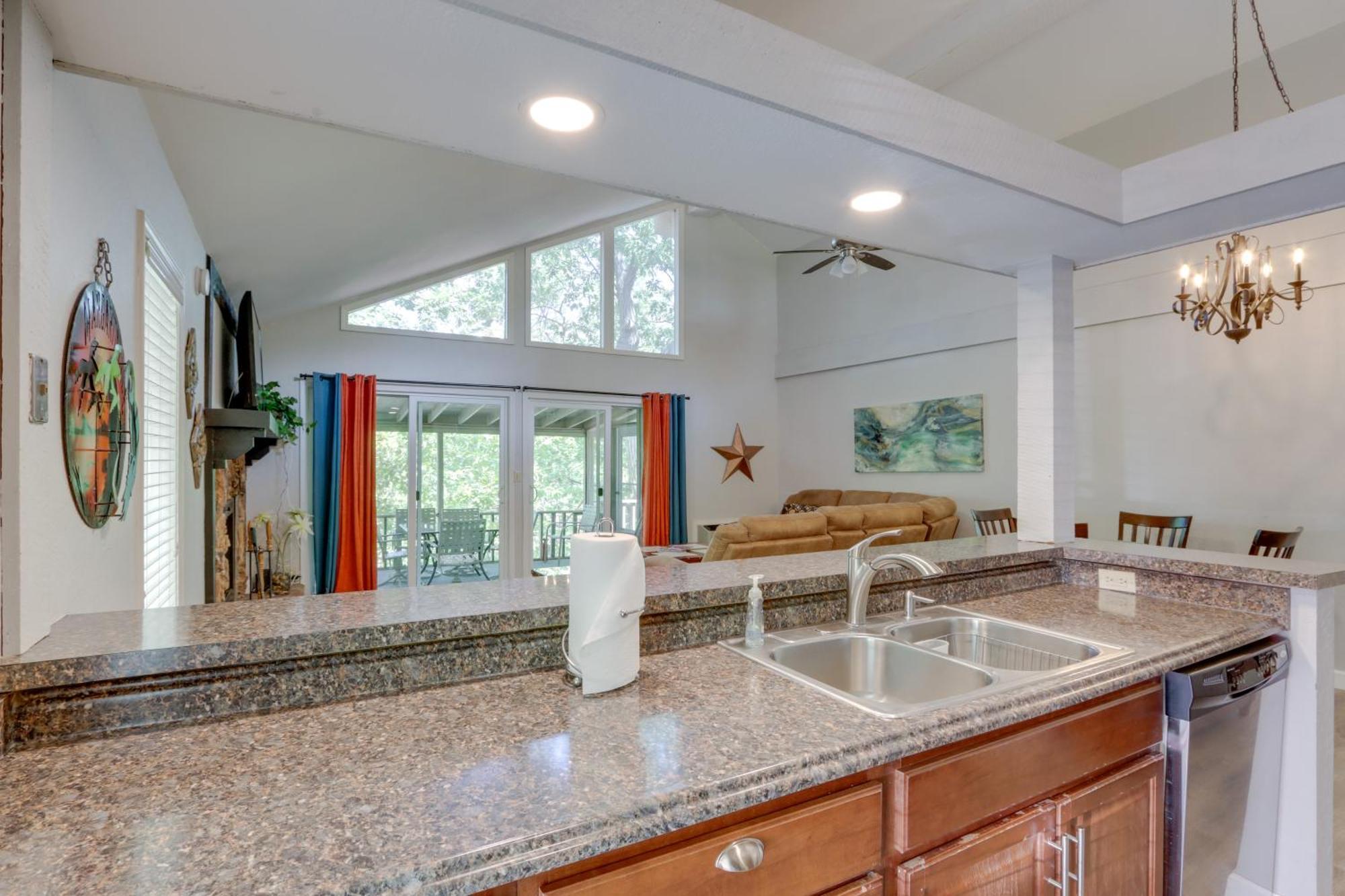 Hot Tub And Fire Pit Margaritaville Home! Osage Beach Exterior photo